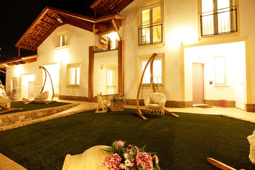 Wellness Suite Na' Canuna' Roddi Exteriör bild