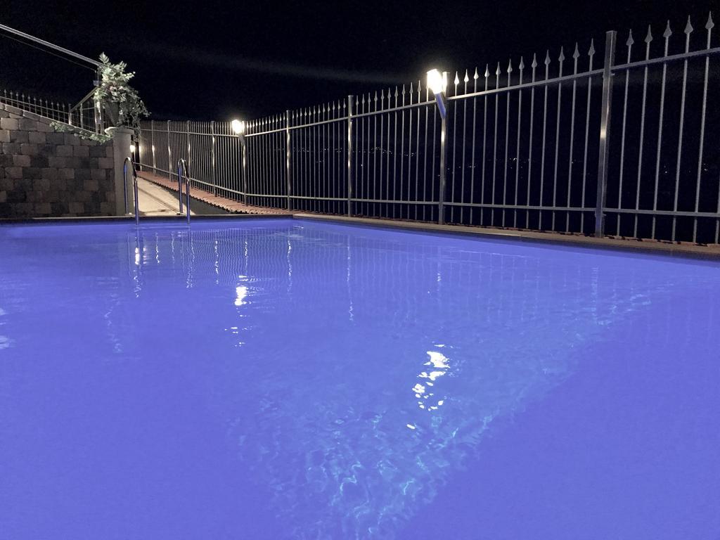 Wellness Suite Na' Canuna' Roddi Exteriör bild